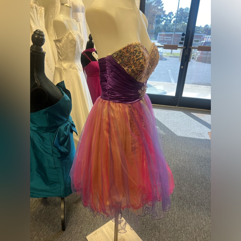 Dress - Picture 3 of 4